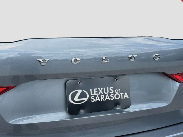 Used 2019 Gray Metallic Volvo Inscription image 11