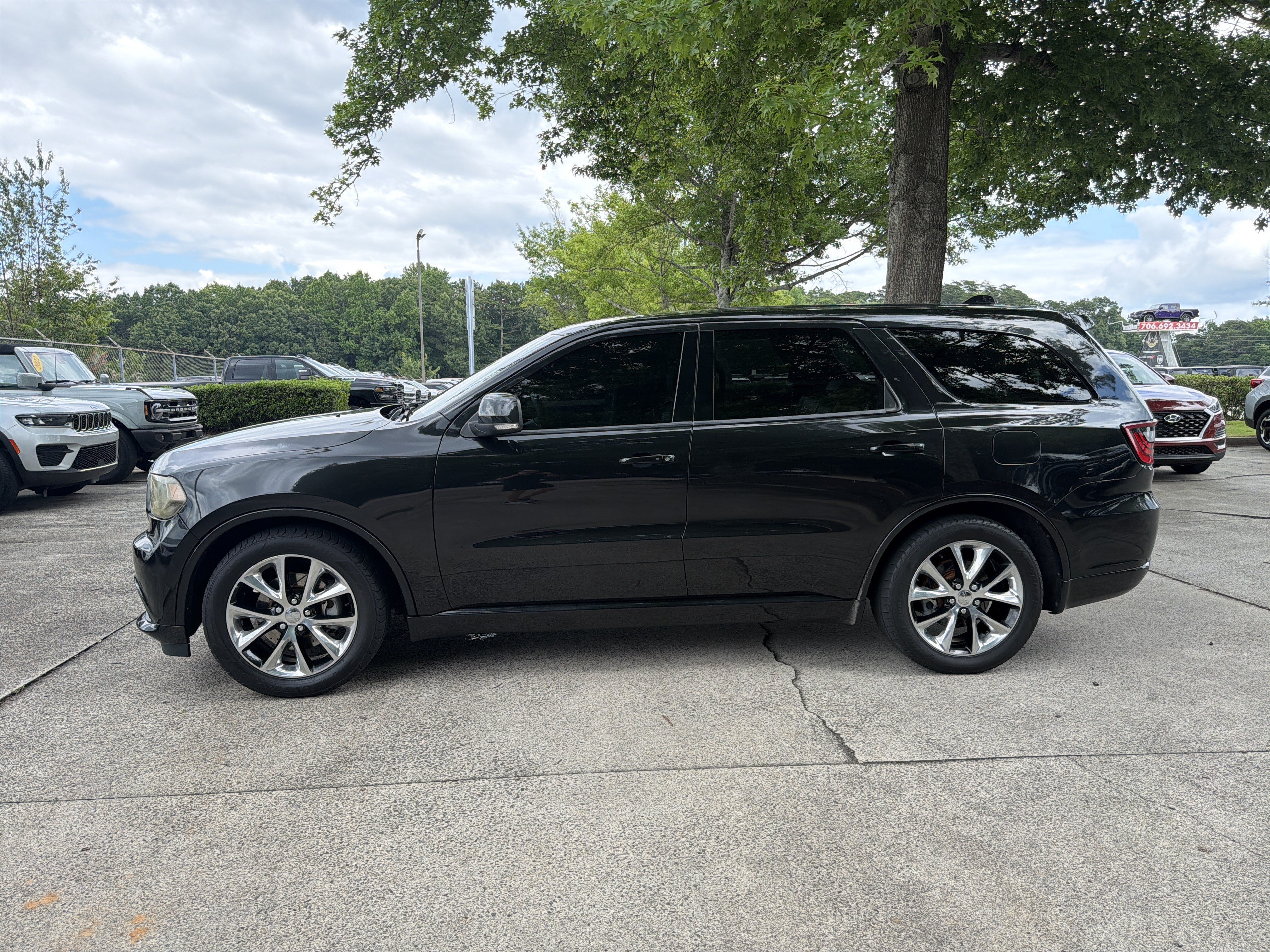 Used 2014 Brilliant Black Crystal Pearlcoat Dodge R/T image 4