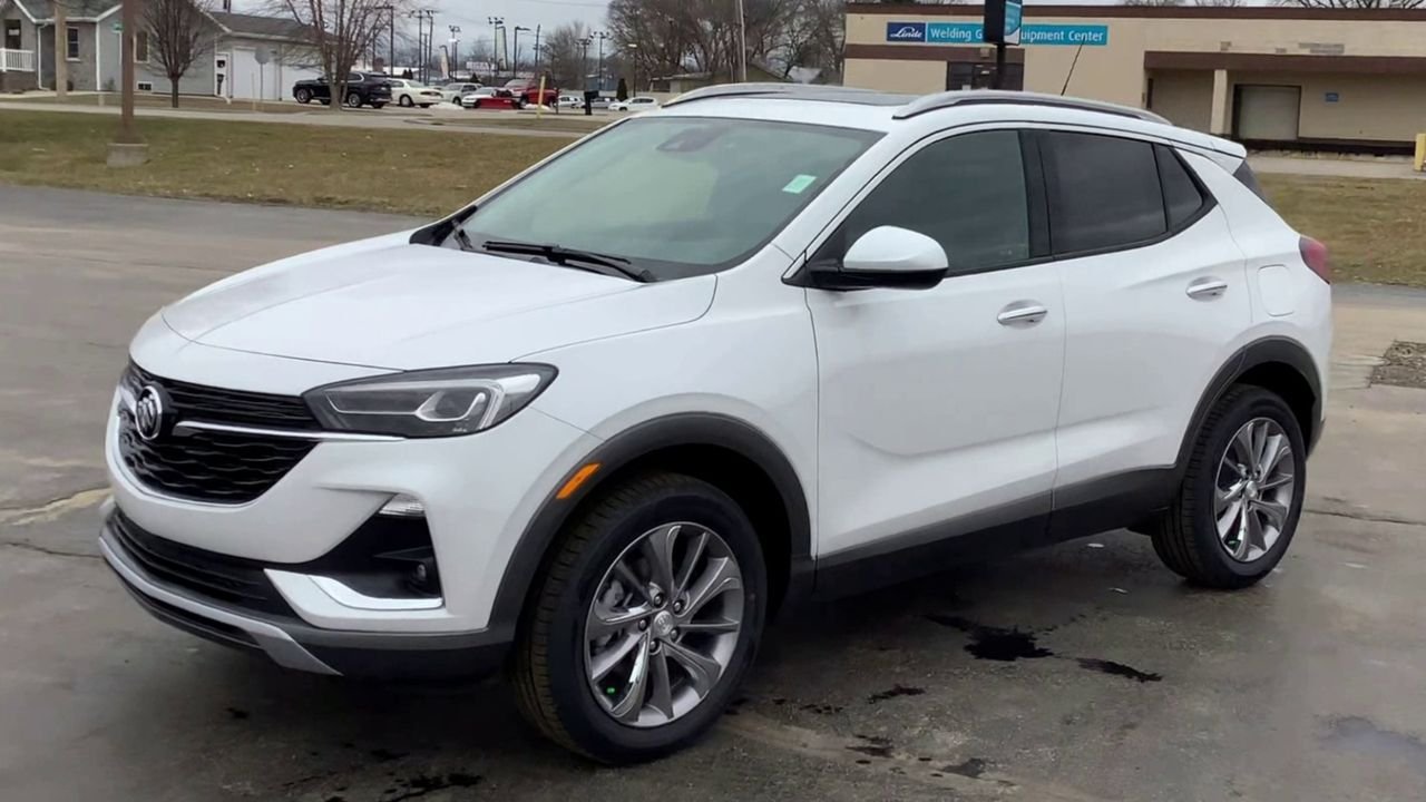 Used 2023 Off-white Buick Essence image 4
