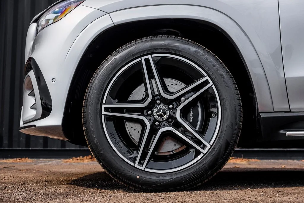 New 2026 Cirrus Silver Metallic Mercedes-Benz GLS 450 image 4