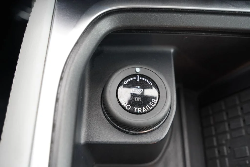 Used 2025 Silver Ford Platinum image 36