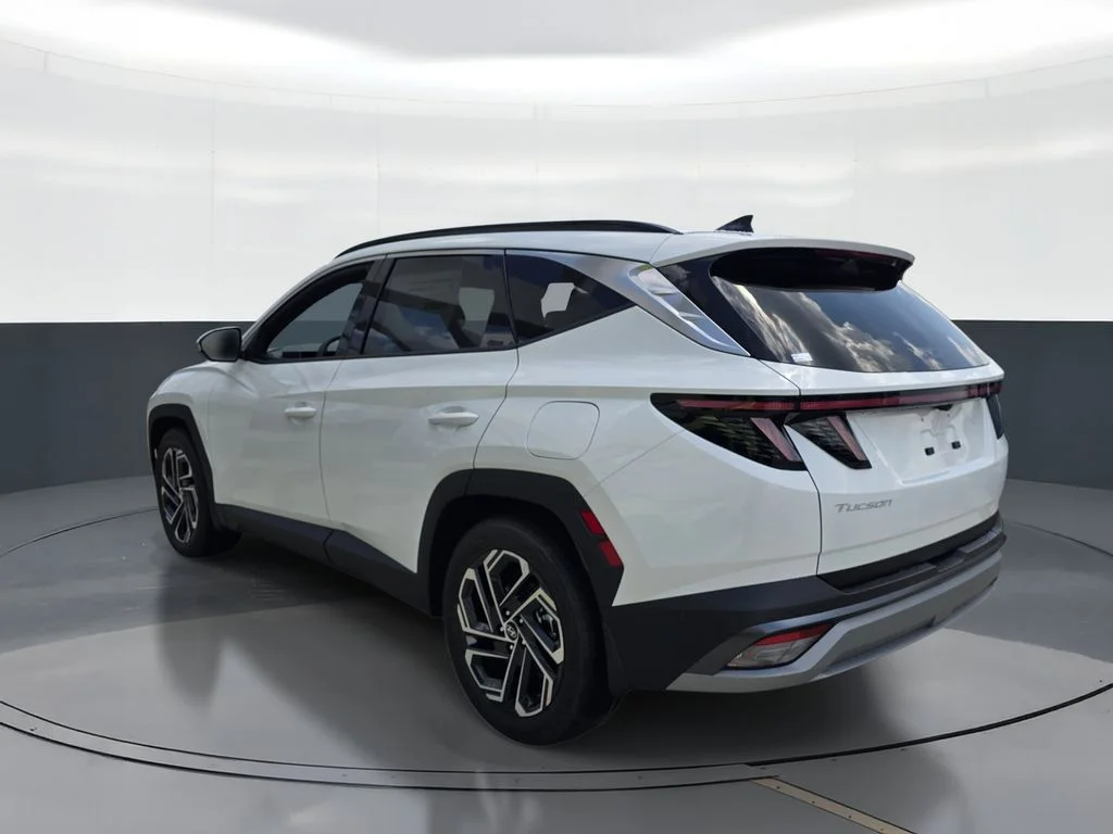 New 2026 White Hyundai SEL Plus image 4