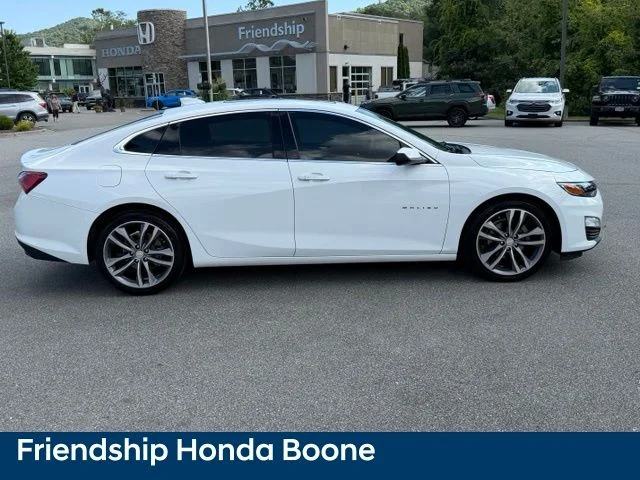 Used 2022 White Chevrolet LT image 4