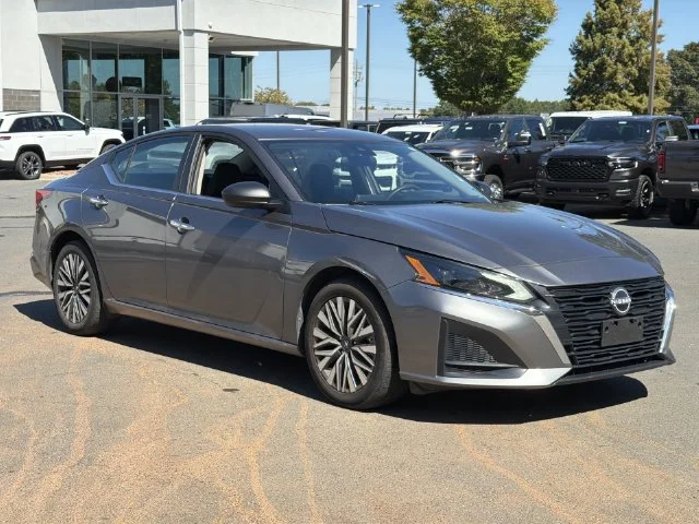 Used 2025 Gray Nissan 2.5 SV image 6