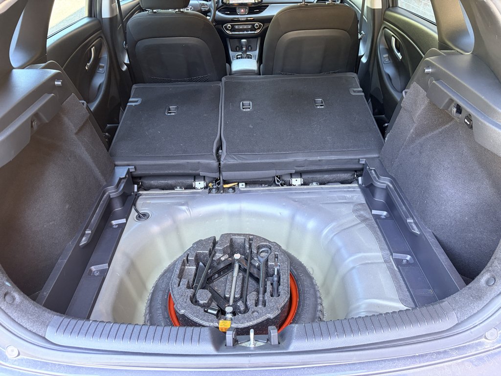 Used 2018 Summit Gray Hyundai Base image 27