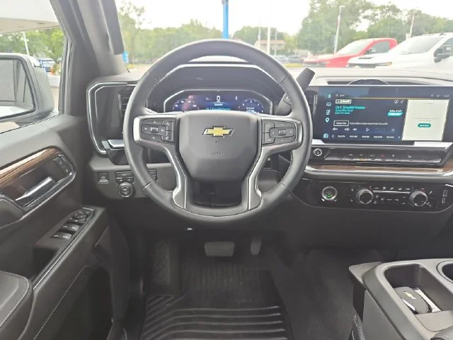 Used 2024 Summit White Chevrolet LT (2FL) image 14