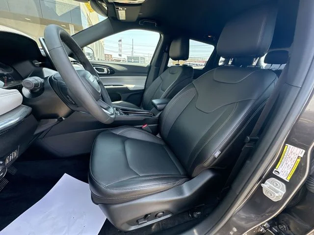 Used 2023 Gray Jeep Limited image 13