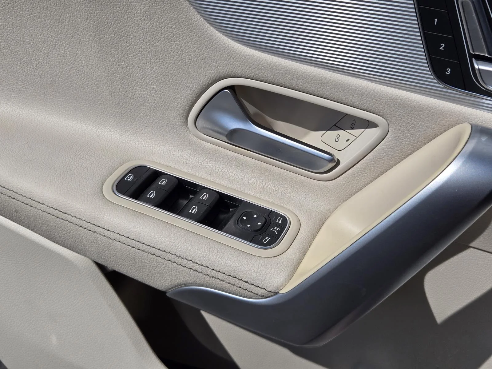 Used 2019 Digital White Metallic Mercedes-Benz A 220 Sedan image 19