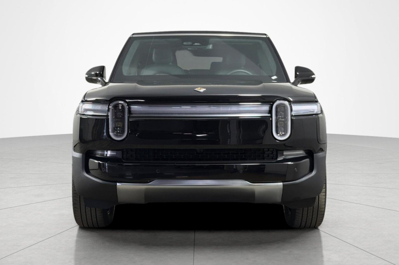 Used 2025 BLACK Rivian Adventure image 8