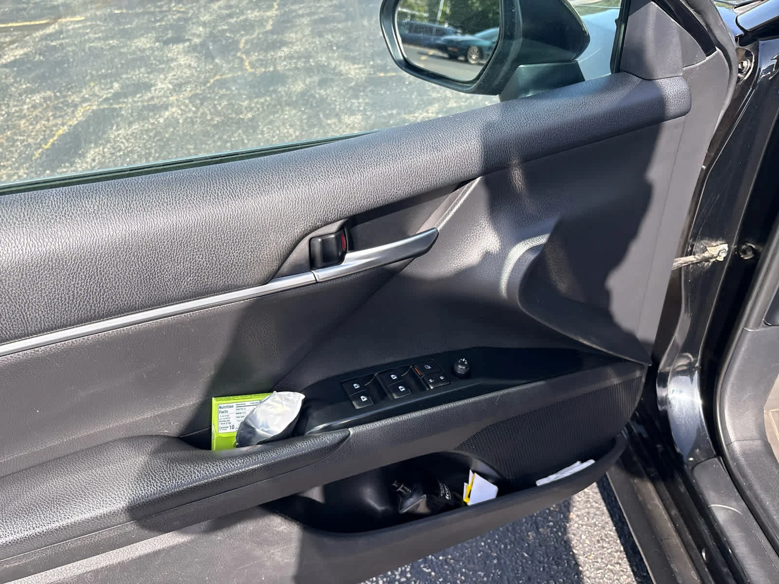 Used 2019 Midnight Black Metallic Toyota LE image 7