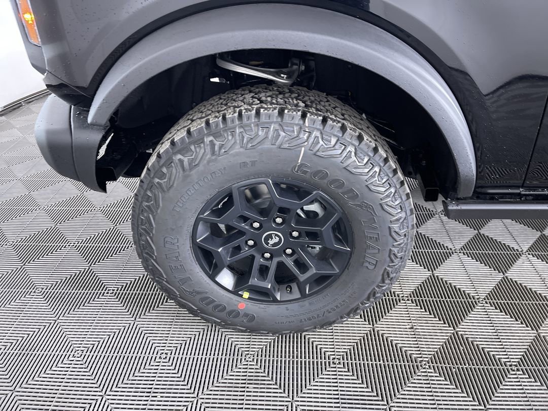 New 2026 Shadow Black Ford Badlands image 25