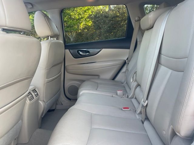 Used 2015 White Nissan SL image 11