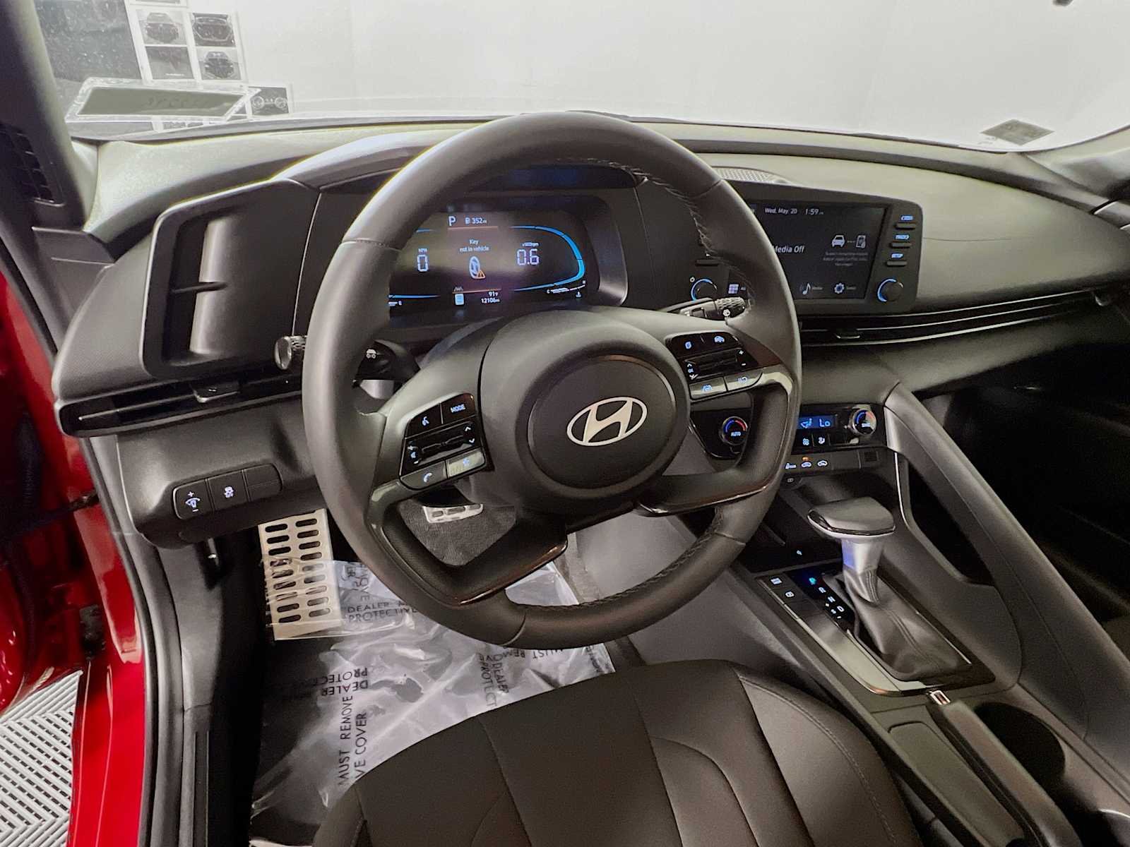 Used 2025 Ultimate Red Hyundai SEL Sport image 11
