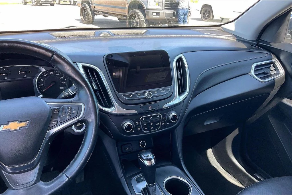 Used 2018 Beige Chevrolet Premier image 9