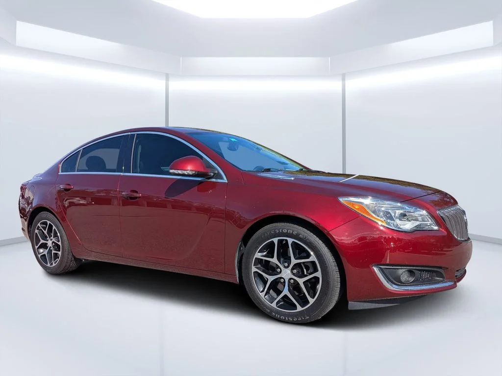 2017 Buick Regal Sport Touring's photo