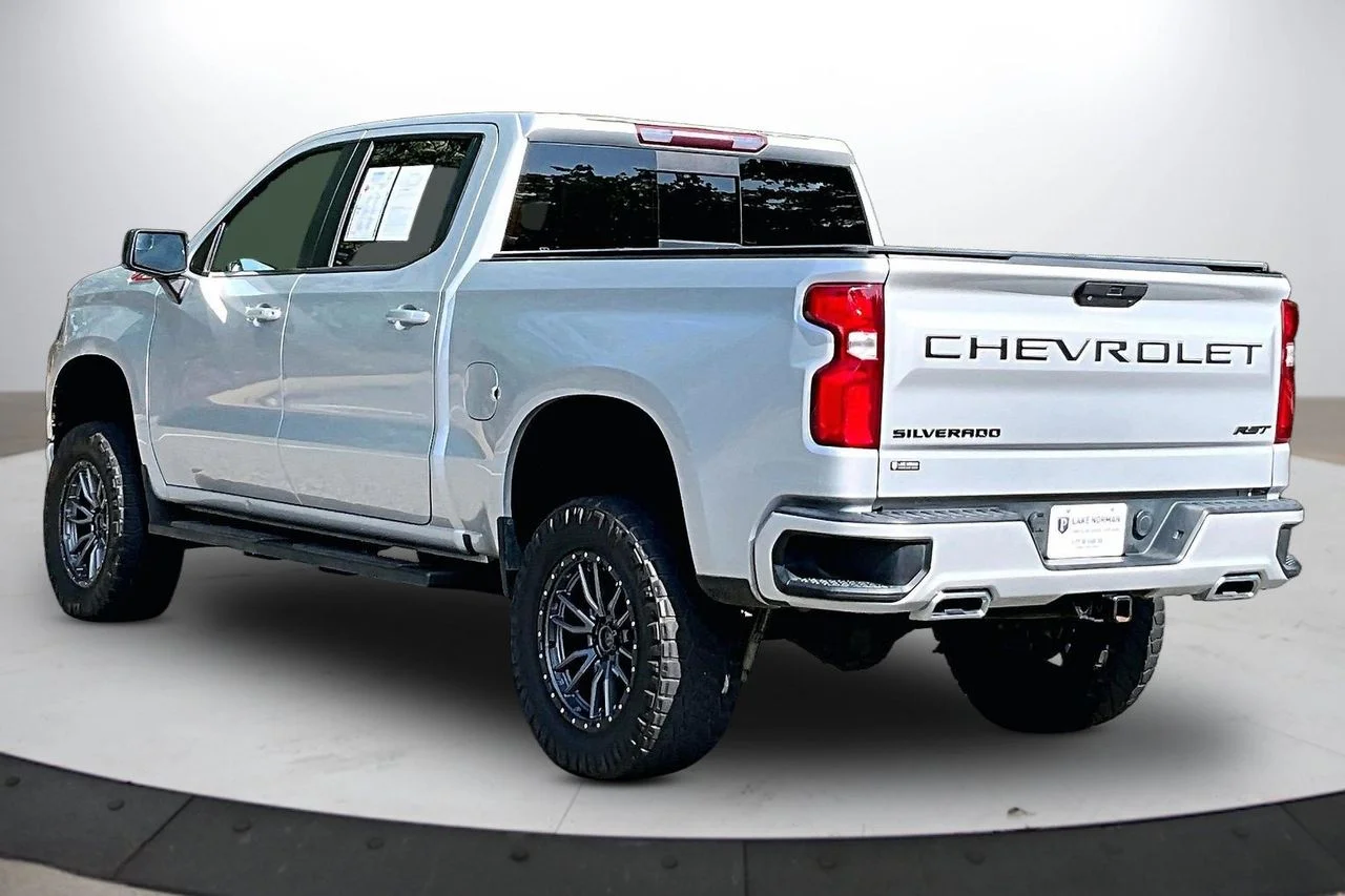 Used 2021 Silver Chevrolet RST image 7