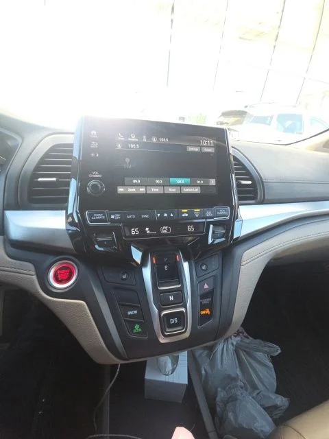 Used 2018 White Honda EX-L image 12