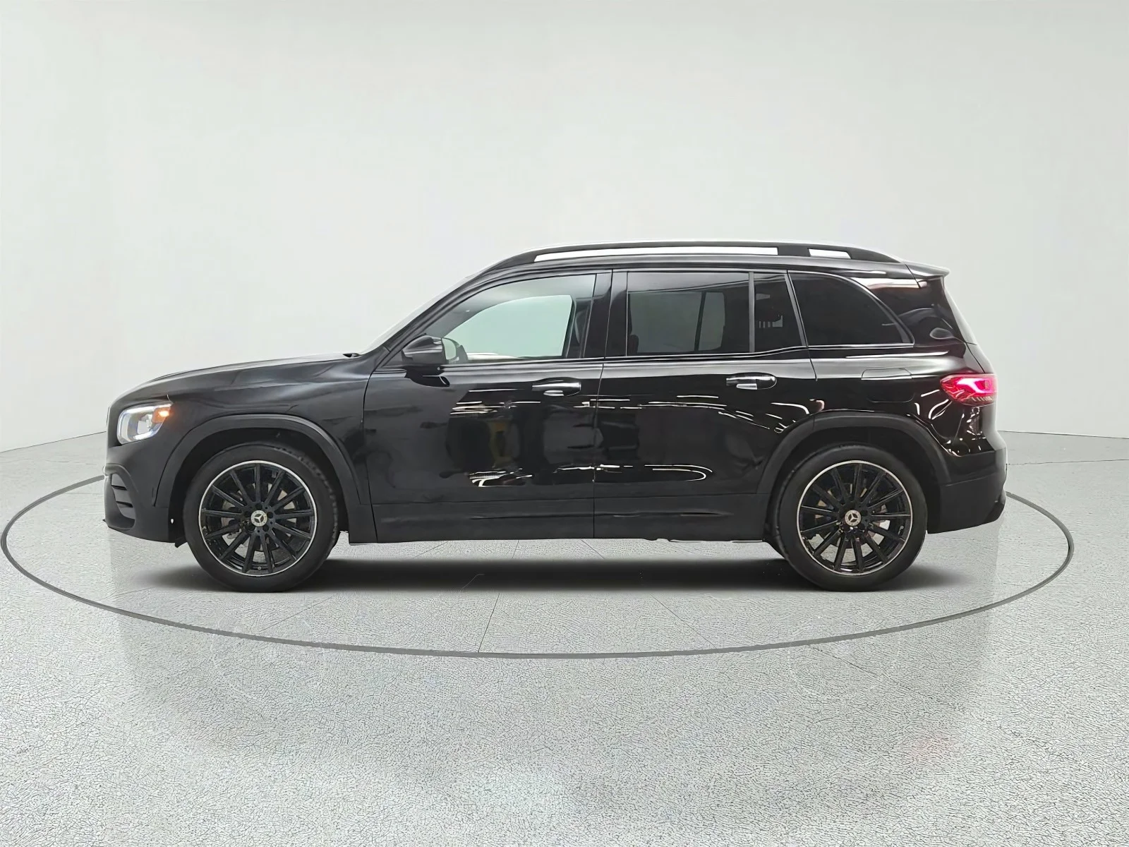 Used 2023 Night Black Mercedes-Benz GLB 250 SUV image 8