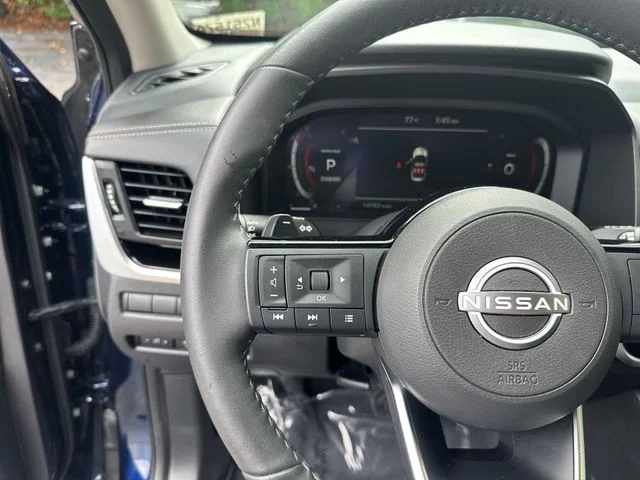 Used 2024 Blue Nissan SL image 17