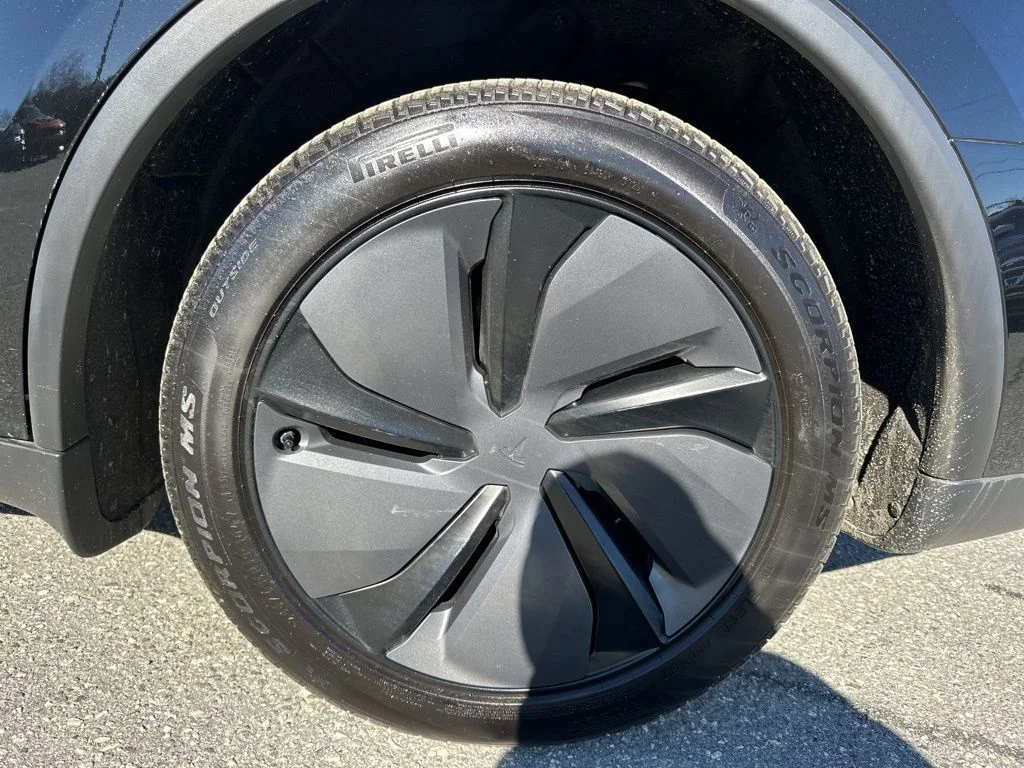 Used 2026  Tesla Long Range image 32