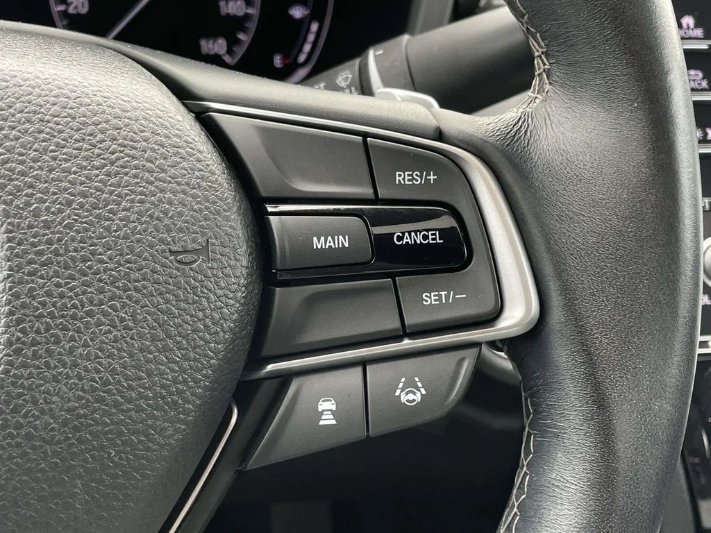 Used 2019 White Orchid Pearl Honda Touring image 12