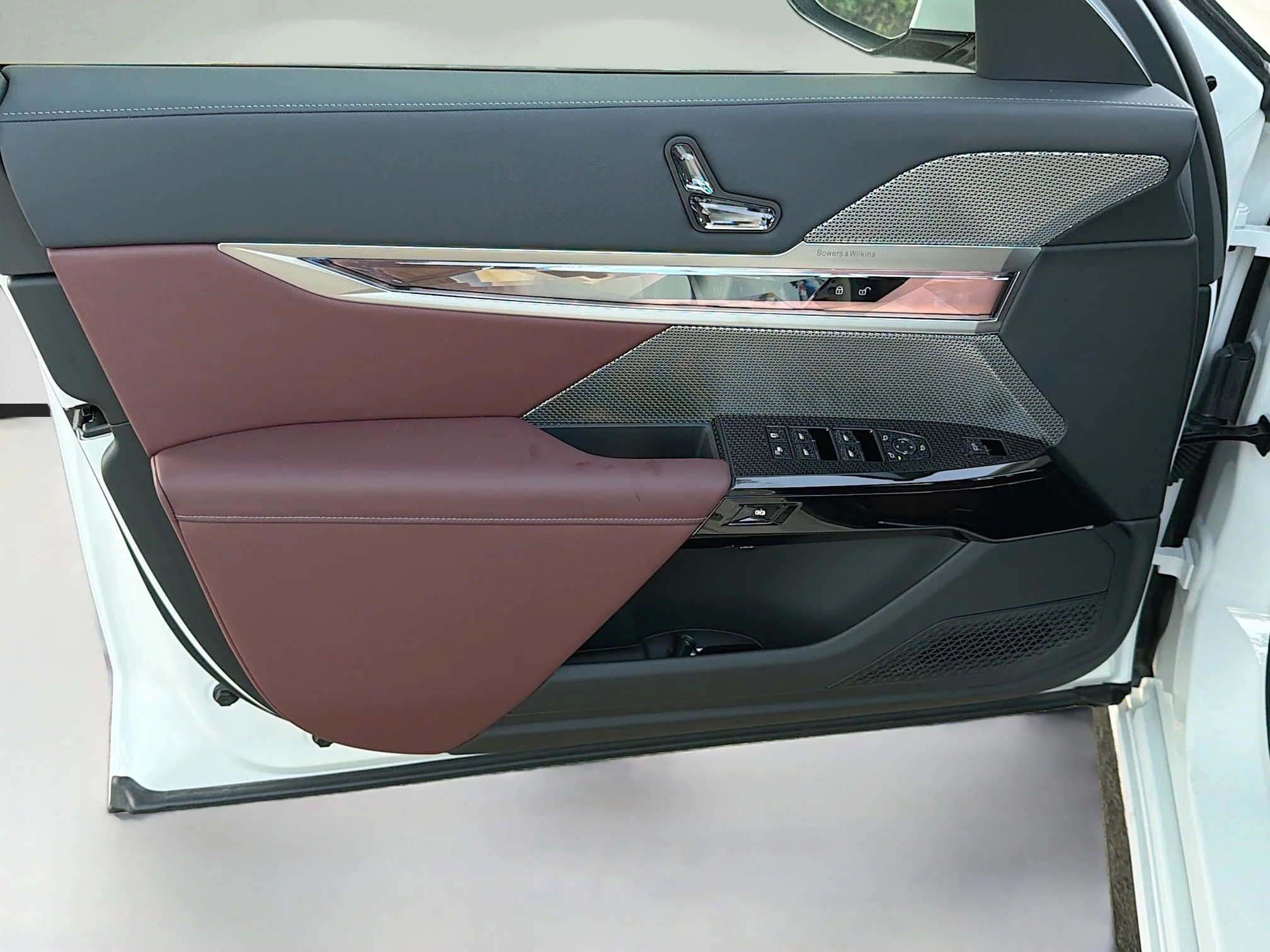 New 2026 Alpine White BMW eDrive50 image 21