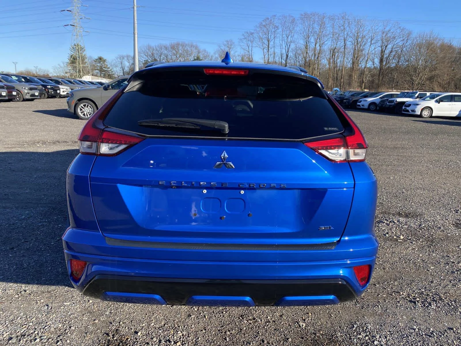New 2026 Lightning Blue Metallic Mitsubishi SEL image 3