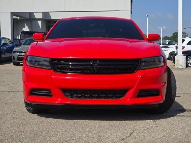 Used 2022 Torred Clearcoat Dodge SXT image 3