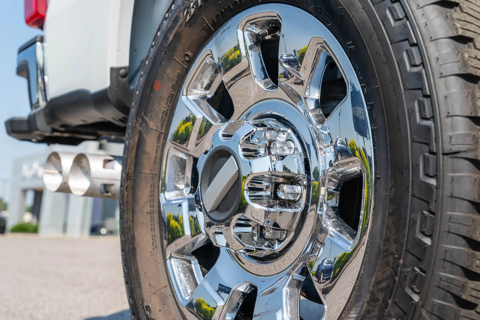 Used 2024 White Ford Lariat image 10