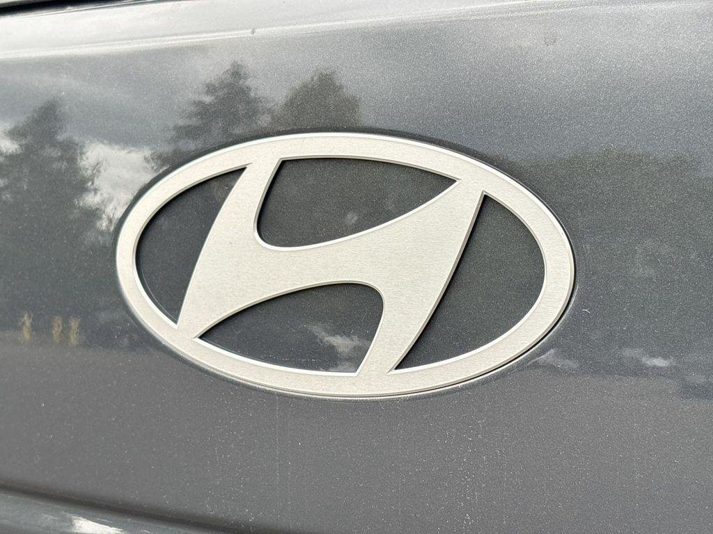 New 2026 Gray Hyundai SE image 25
