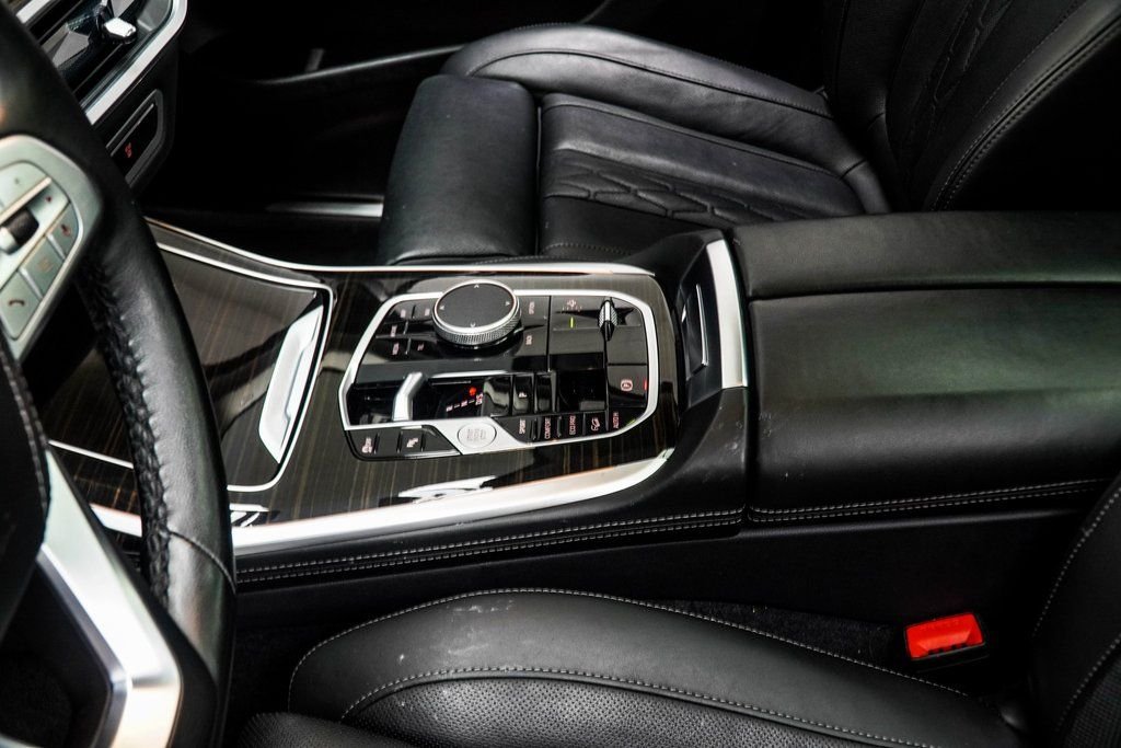 Used 2025 Black BMW xDrive40i image 20