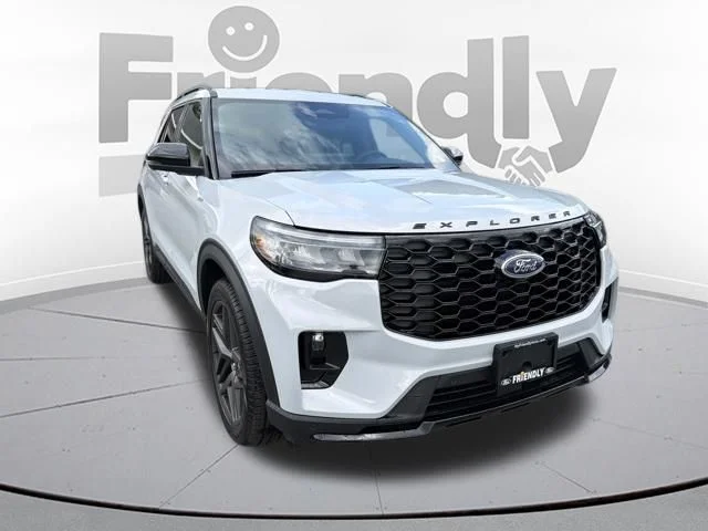New 2026 Space White Metallic Ford ST-Line image 11