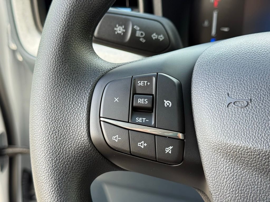 New 2025 Oxford White Ford XLT image 12
