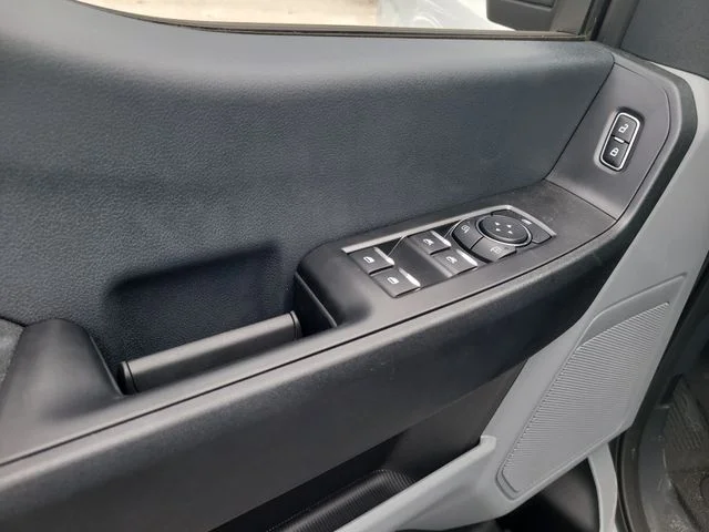 New 2025 Oxford White Ford XL image 18