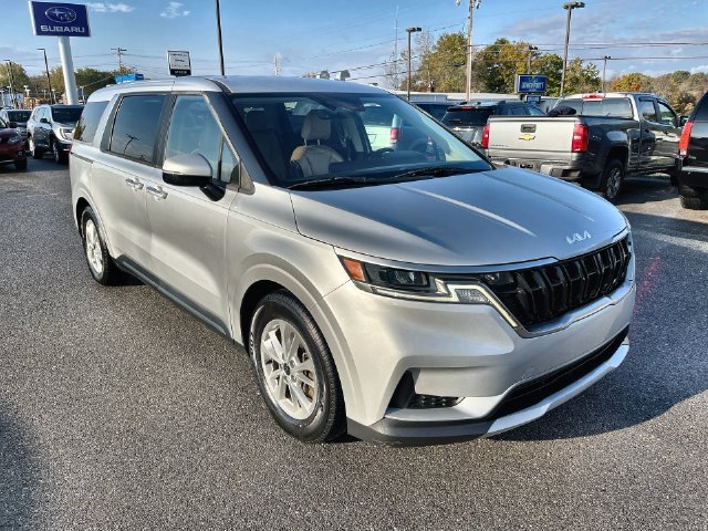 Used 2023 Silver Kia LX Seat Package image 17