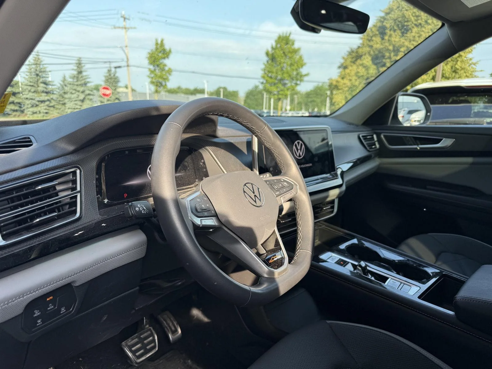 Used 2024 Wh Volkswagen 2.0T Peak Edition SE w/Technology image 4