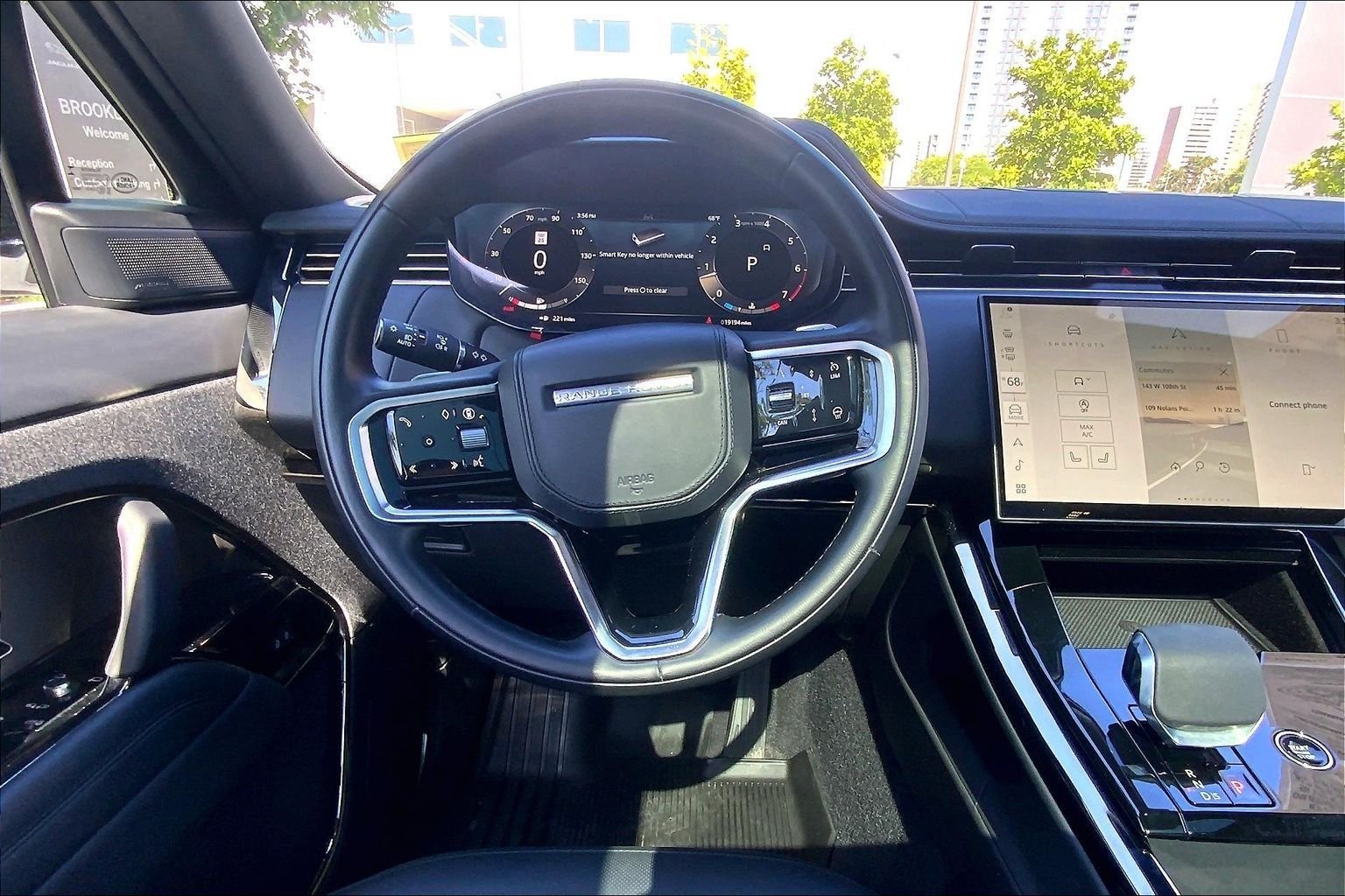 Certified Used 2025 Fuji White Land Rover SE image 5