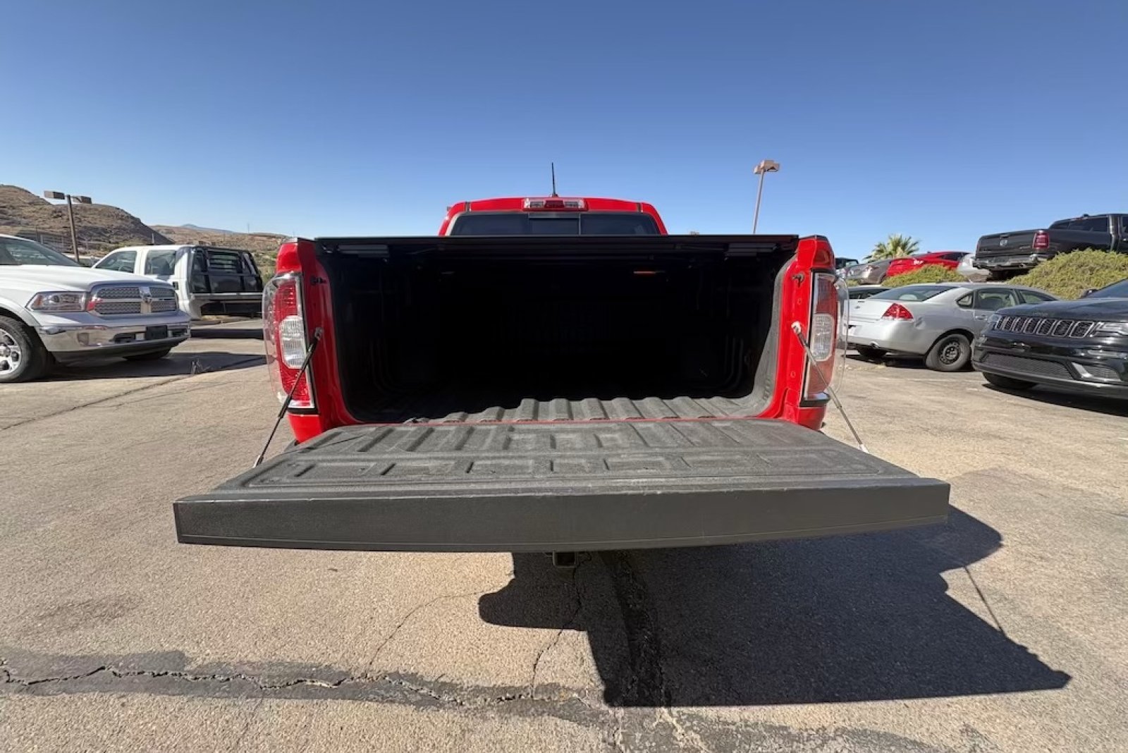 Used 2016 Cardinal Red GMC 4WD SLE image 5