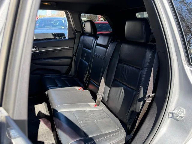 Used 2015 Silver Jeep Limited image 23