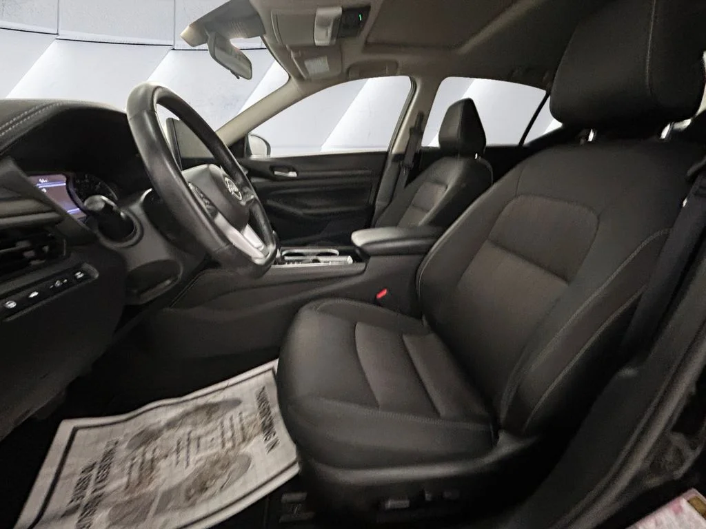 Used 2024 Black Nissan 2.5 SV image 7