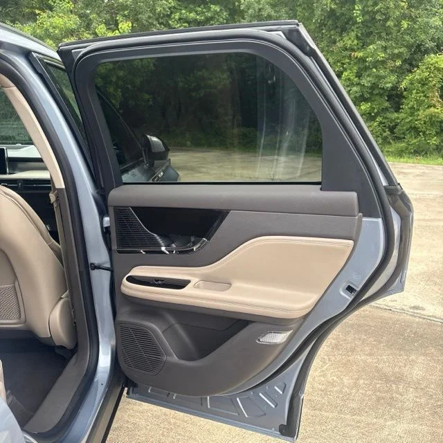 Used 2022 Blue Lincoln Standard image 17