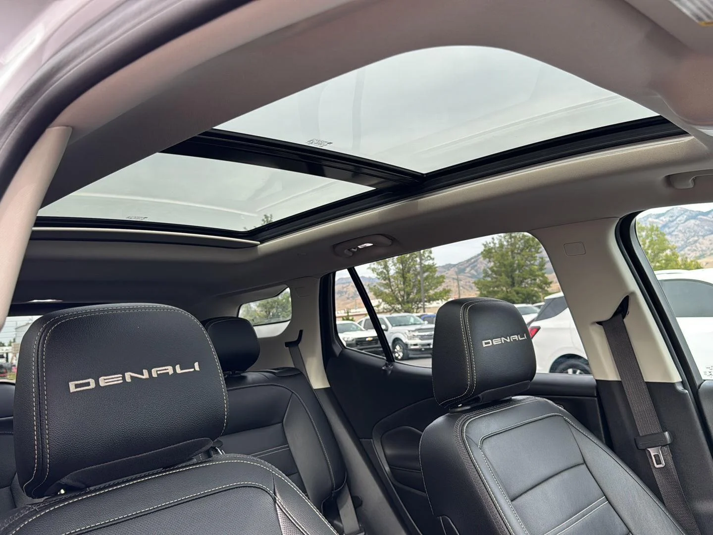 2022 GMC Terrain Denali - Photo 2