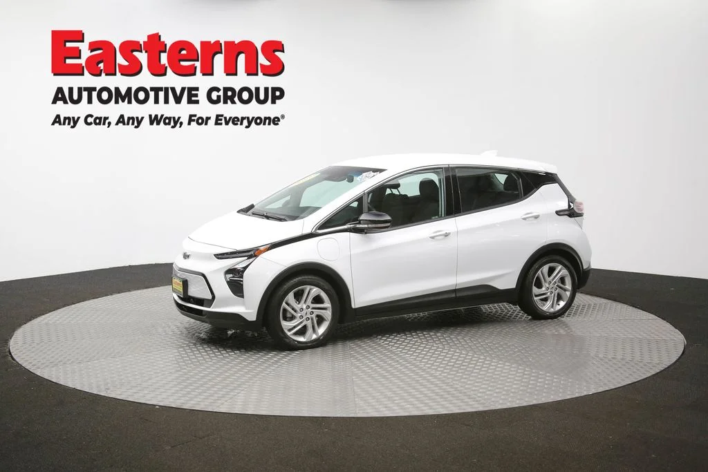 Used 2023 White Chevrolet 1LT image 57