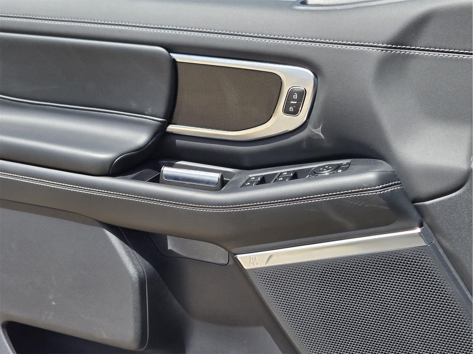 New 2026 Star White Metallic Tri-Coat Ford Platinum® image 16