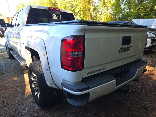 Used 2019 White GMC Denali image 4