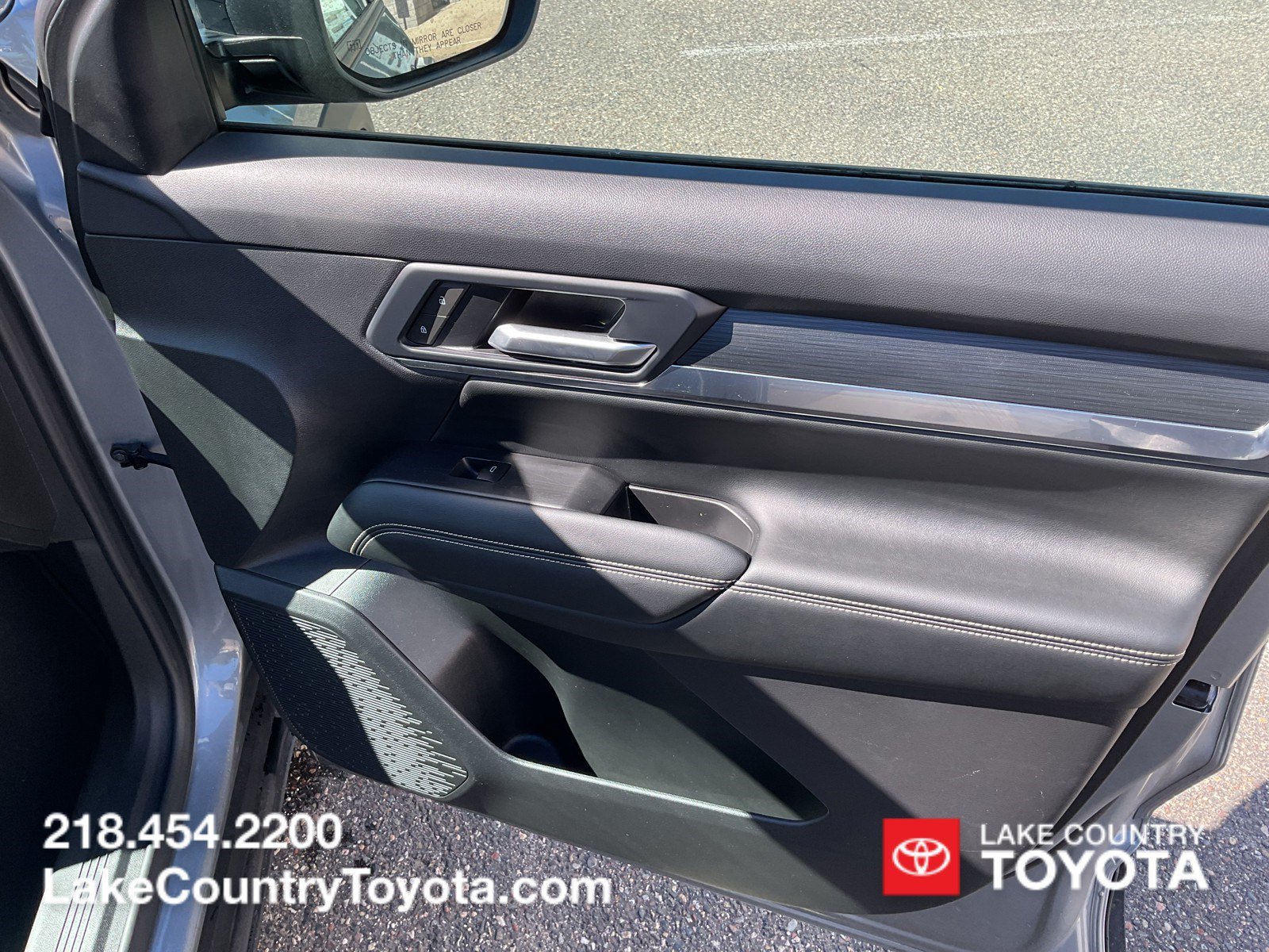 Used 2025 Graphite Gray GMC Elevation image 27