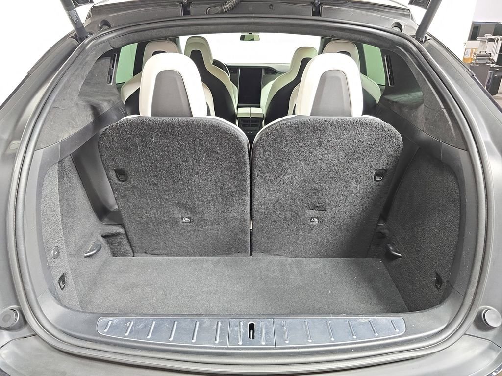 Used 2018  Tesla 75D image 25