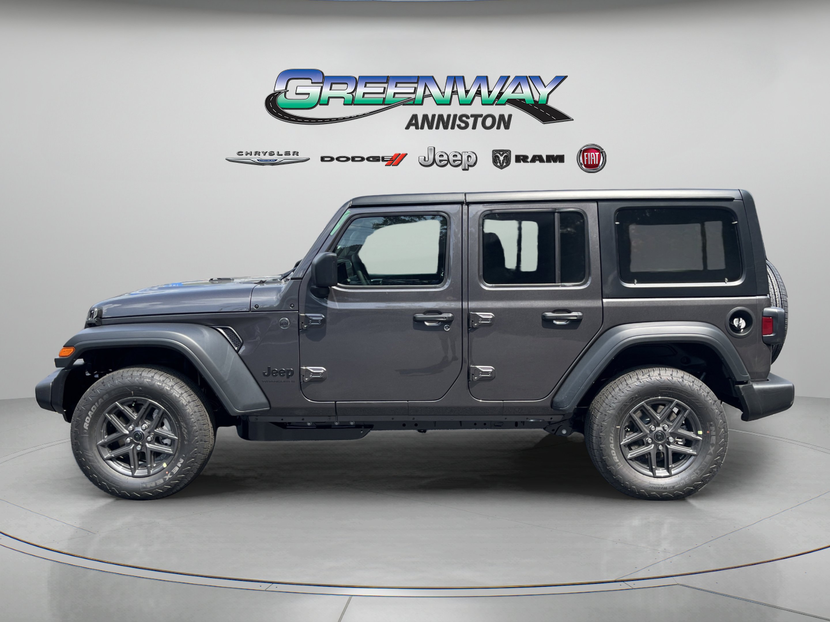 New 2026 Granite Crystal Metallic Clearcoat Jeep Sport S image 4