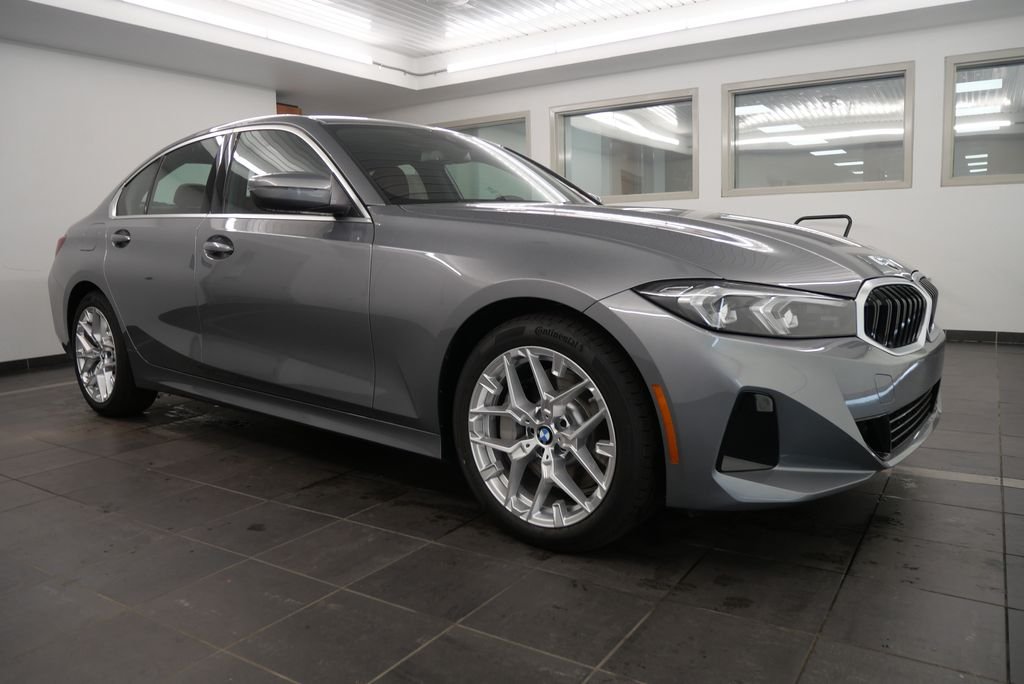 2025 BMW 3 Series 330i - Photo 8