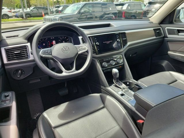 2022 Volkswagen Atlas SE w/Tech - Photo 12